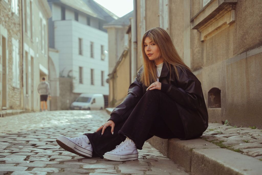 Laura-37 Photo de Laura dans les rues d'Angers